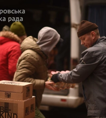 Волонтери Дніпра передали минулого тижня черговий гуманітарний  вантаж на передову