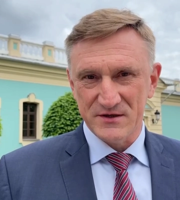 Нардеп Андрей Аксенов подал заявление о сложении мандата, — Гончаренко (фото, видео) Нардеп Андрей Аксенов подал заявление о сложении мандата, — Гончаренко (фото, видео)