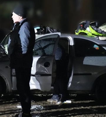 Біля Чернігова автомобіль з'їхав з дороги і впав у річку