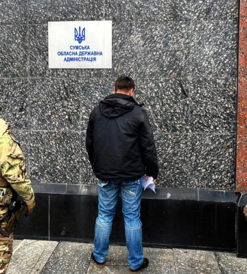 В Сумах разоблачили российского агента, который хотел пролезть в военную администрацию — с ним рассчитывались криптой