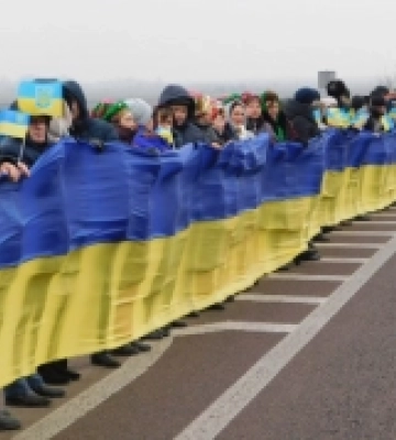 На кордоні з Рівненщиною розгорнули 50-метровий прапор
