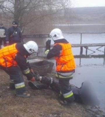 У ставку на Кіровоградщині знайшли тіло чоловіка