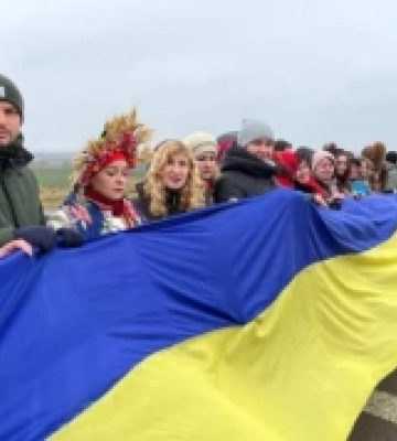 На кордоні з Рівненщиною розгорнули 50-метровий прапор