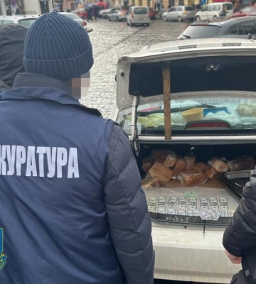 Викрито поліцейського, який за $3,5 тис. хабаря пропонував допомогу в ухилення від мобілізації, - Офіс генпрокурора. ФОТО
