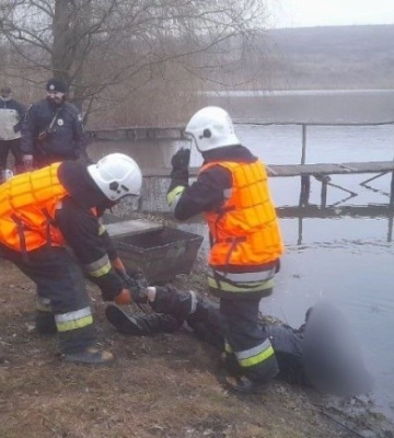 У ставку на Кіровоградщині знайшли тіло чоловіка