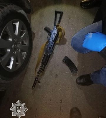 Патрульні упіймали озброєних грабіжників, які заїхали на Миколаївщину на краденому авто