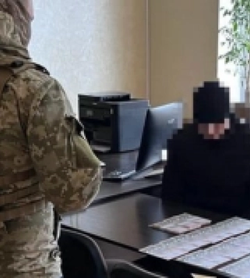 Виїжджали закордон як волонтери: СБУ спіймала організатора виїзду з України чоловіків призивного віку
