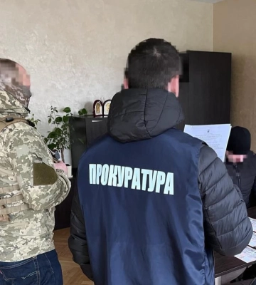 Брав по $3-4 тис з клієнта: повідомили про підозру махінатору, який переправляв ухилянтів за кордон