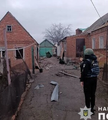 За прошедшие сутки россияне нанесли 24 удара по Донецкой области, есть раненые. ФОТОрепортаж