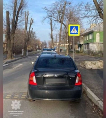 Три в одному: у Дніпрі водійка без прав пропонувала хабар
