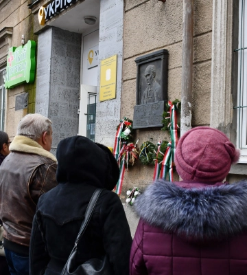 У Берегові відбулося покладання до пам’ятної дошки Ференца Келчеі