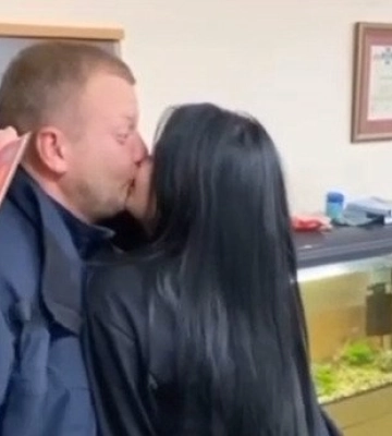 Очільник Патрульної поліції Львівщини подарував дівчині недійсну перепустку: деталі інциденту