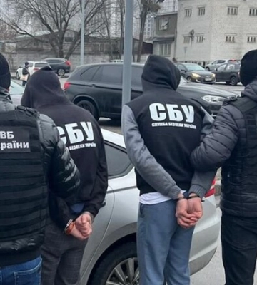 СБУ затримала в Києві злочинців, які &quot;продавали&quot; українські паспорти громадянам РФ