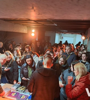 До Луцька приїхав відомий письменник та волонтер Сергій Жадан