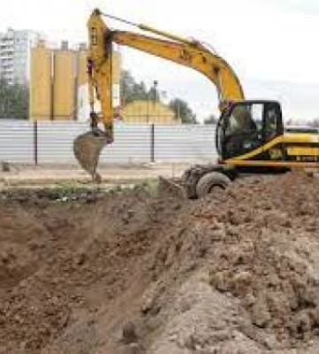 У Запоріжжі врятували собаку, який впав у котлован - відео