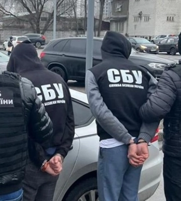 В Киеве накрыли дельцов, которые продавали россиянам украинское гражданство за $10 тысяч