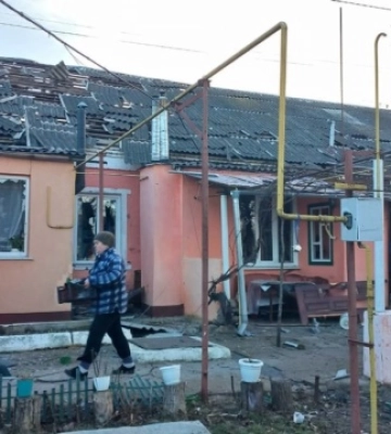 Рашисти вдарили по центру Ворожби на Сумщині, є руйнування, пошкоджені колія, газопровід та електричні лінії, - ОВА. ФОТОрепортаж