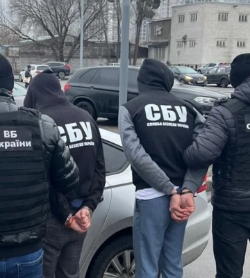 В Києві СБУшники затримали СБУшників,  які «продавали» паспорти москалям 