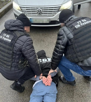 У Києві затримали ділків, які «продавали» росіянам українські паспорти