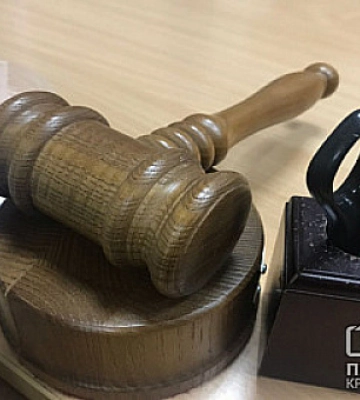 На Днепропетровщине подозревают мужчину в изнасиловании и развращении двух девочек