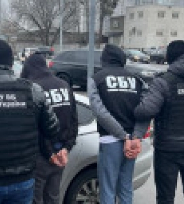 “Продавали” українські паспорти росіянам: СБУ затримала столичних ділків