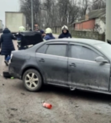 На трасі Київ-Чоп поблизу Гощі зіткнулися вантажівка та легковик