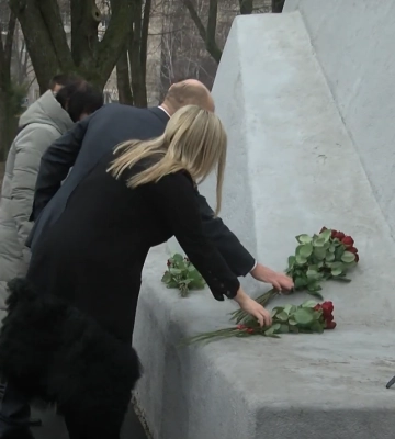 У Полтаві поклали квіти до пам’ятника Тарасу Шевченку з нагоди Дня Соборності