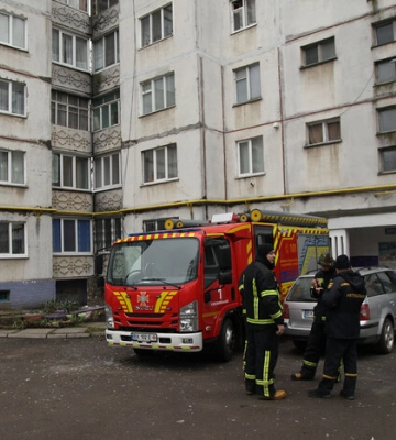 У багатоповерхівці Хмельницького пролунав вибух: є загиблі 