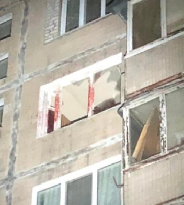 У Києві врятували чоловіка, який намагався стрибнути з шостого поверху будинку