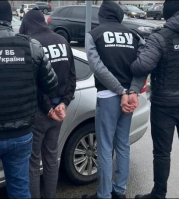 СБУ задержала &quot;СБУ&quot;: пойманы на горячем мошенники, которые продавали россиянам &quot;паспорта Украины&quot;