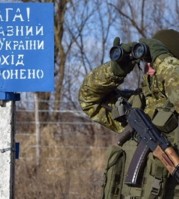 РНБО заборонила чиновникам виїжджати з України. Виняток — службові відрядження