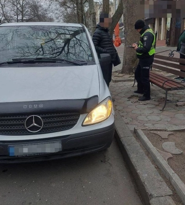«Закон один для всіх»: Начальник миколаївських патрульних нагадав про заборону проїзду по Соборній
