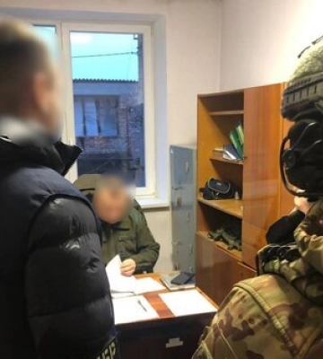 Взятка за удостоверение о непригодности к службе: разоблачены военный комиссар и и.о. председателя военно-врачебной комиссии во&amp;hellip;