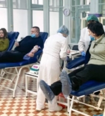 Рівнян закликають здавати кров для українських воїнів. ФОТО