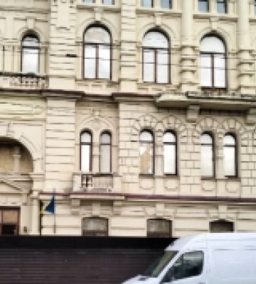 Херсон: нідерландські благодійники допомогли утеплити приміщення художнього музею