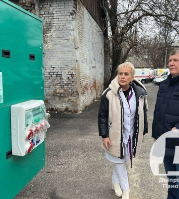 Є 6 генераторів, запас ліків, продуктів і води: як працює одна з найбільших лікарень Дніпра