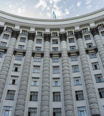 Кабмін погодив звільнення п&#039;ятьох керівників ОВА