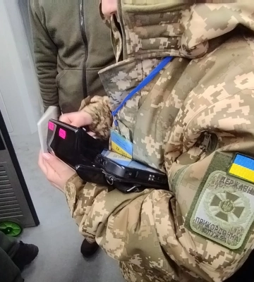 На Закарпатті прикордонники викрили дві спроби незаконного перетину кордону в пунктах пропуску