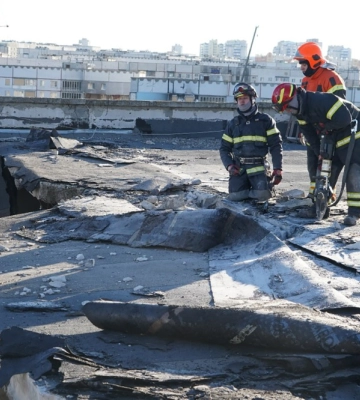 Під час робіт в двох багатоповерхівках харківським комунальникам знадобилася допомога ДСНС