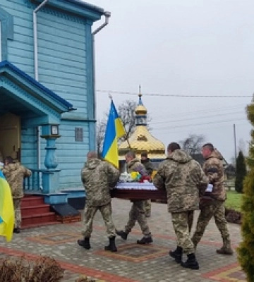 На Волині попрощалися з воїном Ростиславом Слєсарем 