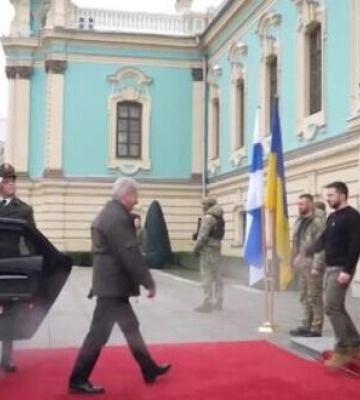 До України прибув президент Фінляндії Нііністе. ВIДЕО