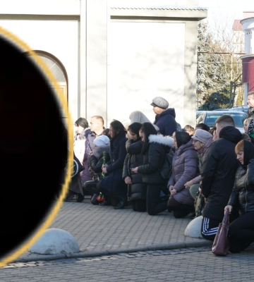 Біль та сльози: на Закарпатті попрощалися із 36-річним захисником (ФОТО)