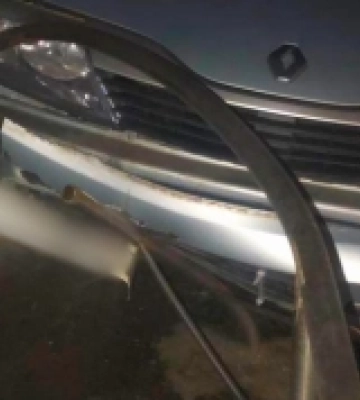 На Клима Савура пʼяний водій наїхав на припарковане авто