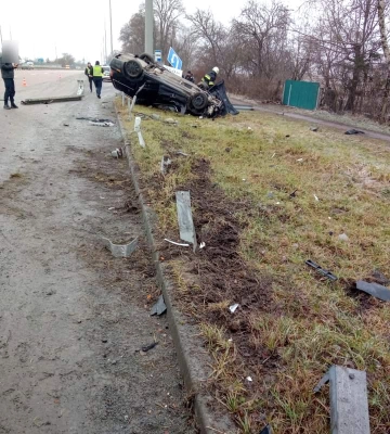У лікарні помер другий пасажир автівки, що перекинулась у Рівненському районі
