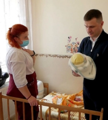 У Чернівцях батьки відмовились від двох немовлят: хлопчика і дівчинки