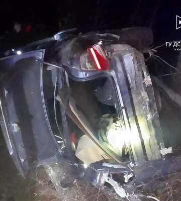 На Київщині легковик злетів у кювет: двоє загиблих (ФОТО)