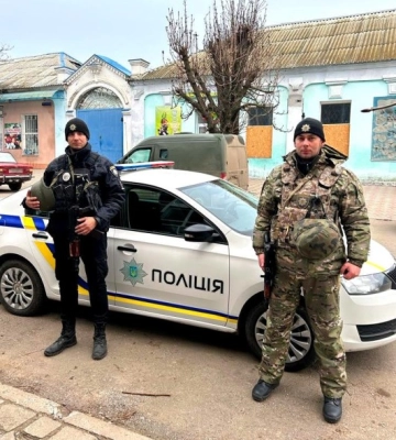 На Херсонщині поліцейські врятували життя поранених внаслідок обстрілу армією рф