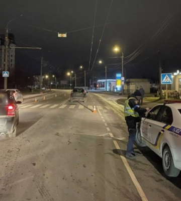 У Луцьку автівка збила жінку, вона - у реанімації
