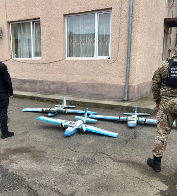 Вилучені у контрабандистів на Закарпатті безпілотники передали прикордонникам Херсонського загону (ФОТО)