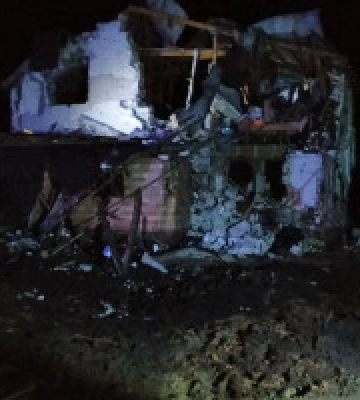 На Київщині через повітряну атаку РФ пошкоджено об’єкт цивільної інфраструктури і житлові будинки